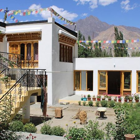 Sernang Homestay Hundar Екстер'єр фото
