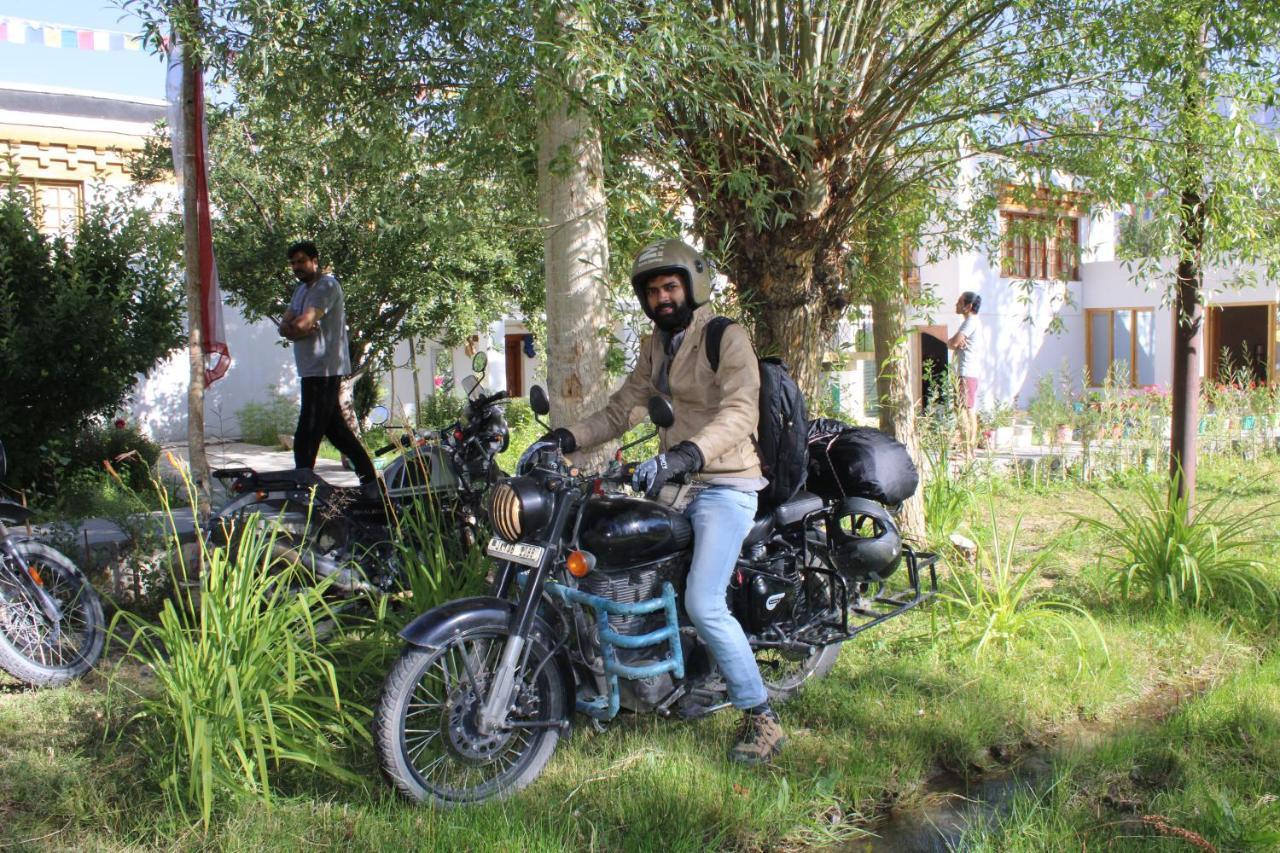 Sernang Homestay Hundar Екстер'єр фото